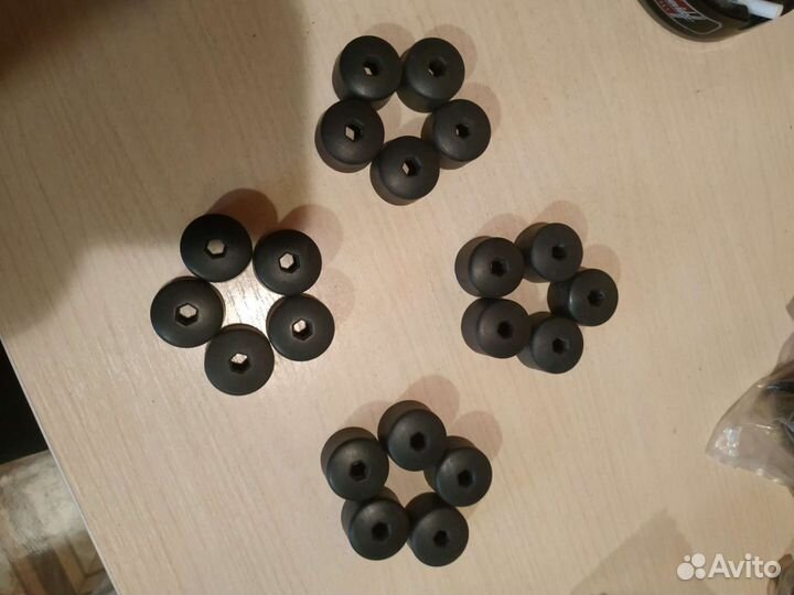 Колпачки на колесные болты