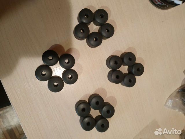 Колпачки на колесные болты