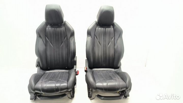 Сиденья комплект Peugeot 3008 C2A DW10FD 2017