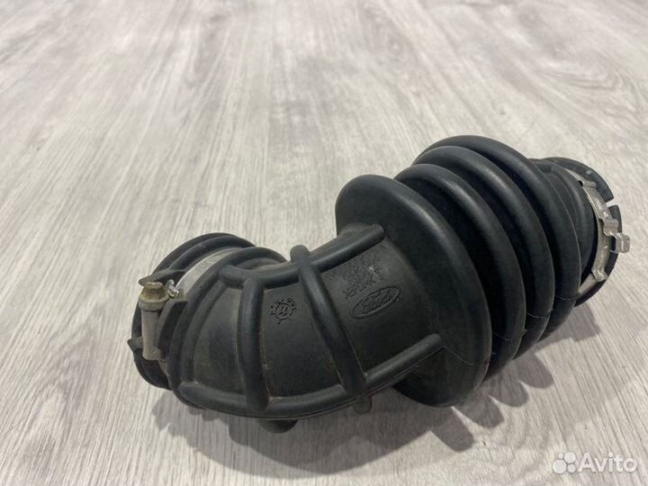 Патрубок воздушного фильтра Ford Focus 3 pnda 2011