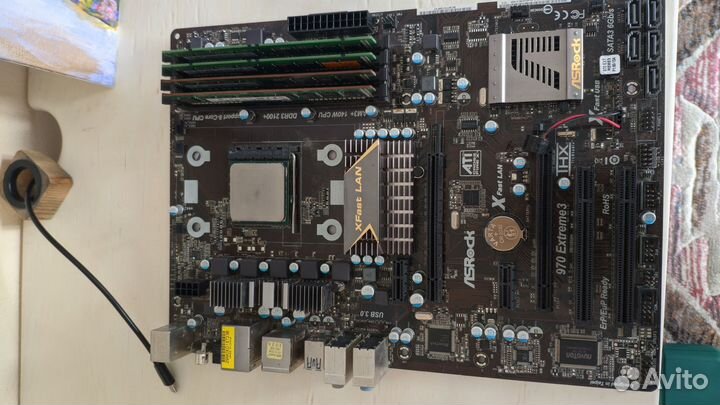 Материнская плата с процессором и памятью