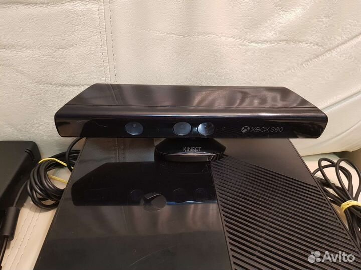 Xbox 360, Kinect, 250Gb, в отличном состоянии