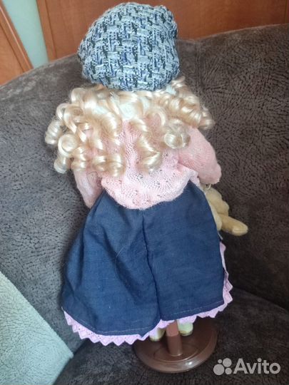 Кукла фарфоровая коллекционная