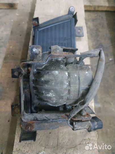 Фонарь противотуманный левый Митсубиси Лансер