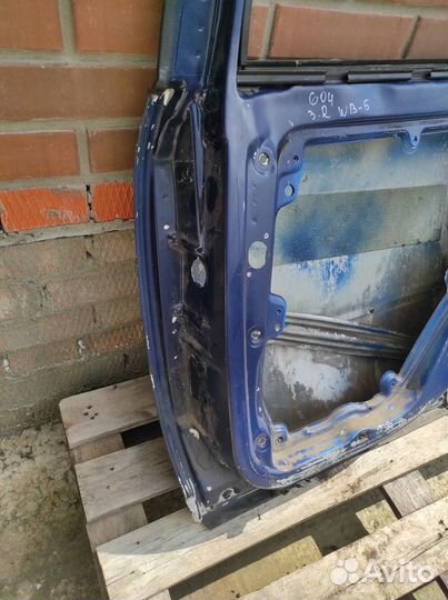 Дверь задняя правая Volkswagen Passat B5