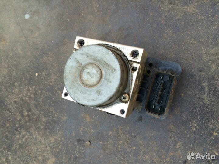 Блок ABS Toyota Corolla E150/Auris