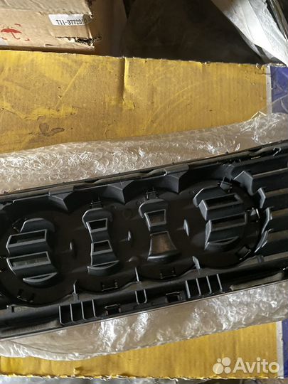 Решетка радиатора Audi A4 B5