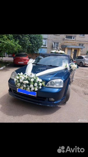 Украшение машины на свадьбу
