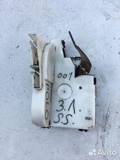 Замок двери задней левой Фольксваген Поло