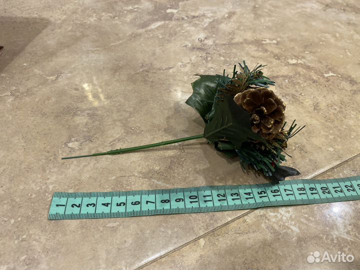 Новогодняя ветка ель шишка подарок 18 см декор