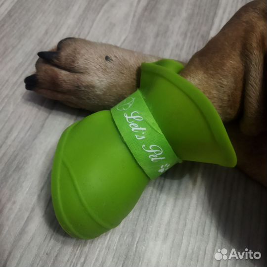 Для собак обувь, игрушки