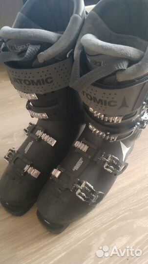 Лыжные ботинки atomic