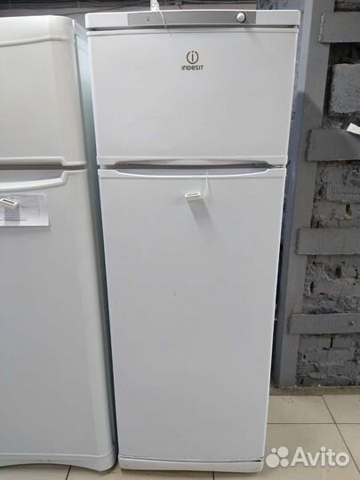 Холодильник Indesit