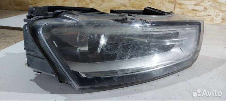 Фара ксеноновая передняя правая Audi Q3 2011-2014