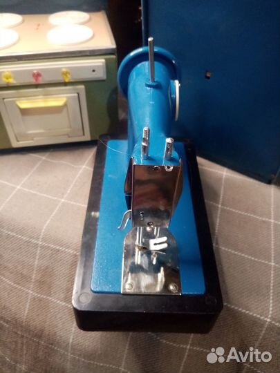 Мебель для кукол и швейная машинка СССР