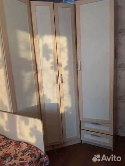 Угловой шкаф