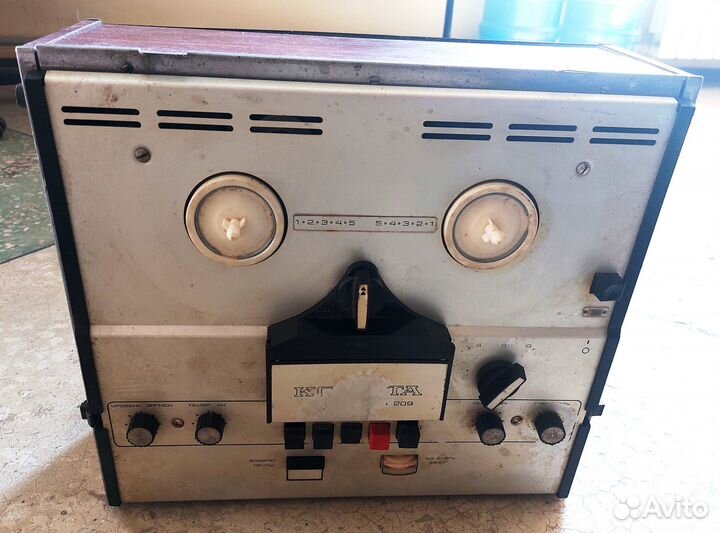 Катушечный магнитофон Комета Легенда СССР