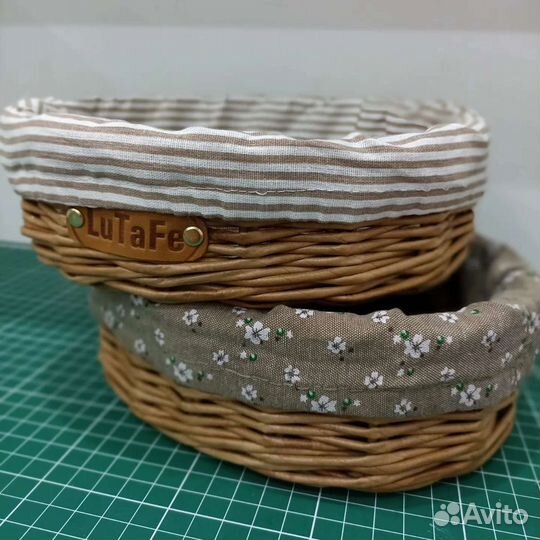 Корзина плетеная из бумажной лозы