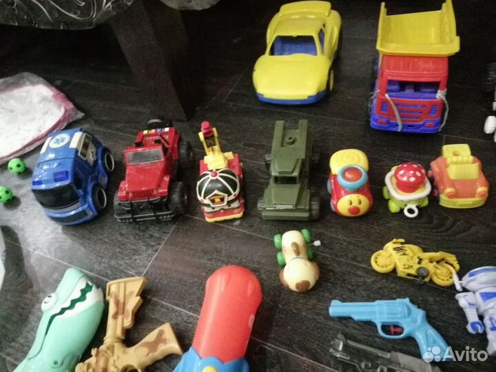 Игрушки машинки пакетом