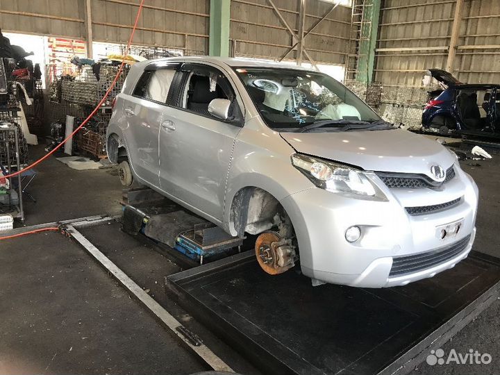 Подкрылок на Toyota Ist NCP110 1NZ