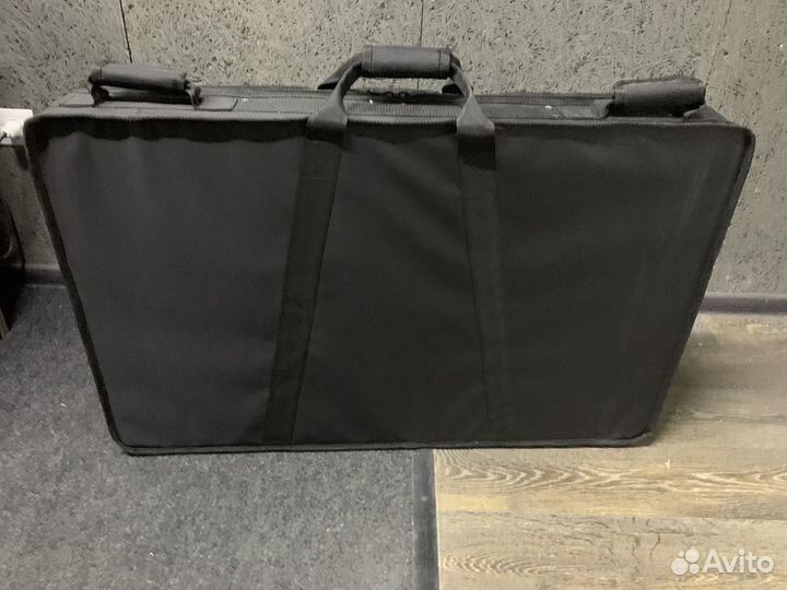 Микшерный пульт Behringer X32