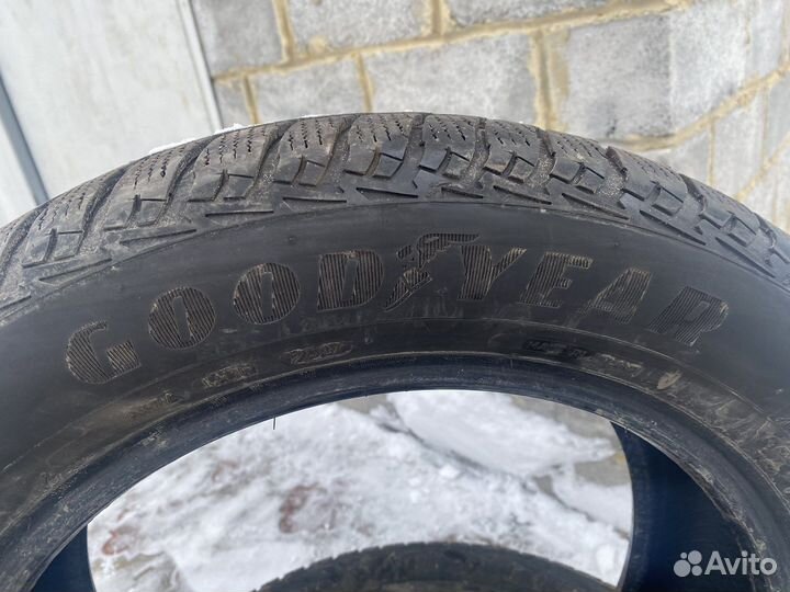 Goodyear UltraGrip Ice 2 235/55 R17