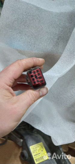 Блок розжига ксенон Volvo s40 /c30/v50 правый