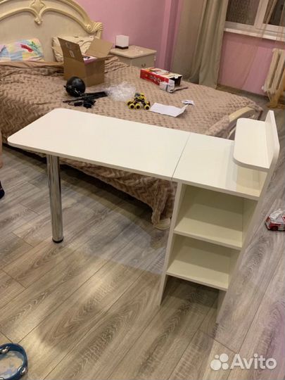 Маникюрный стол бу