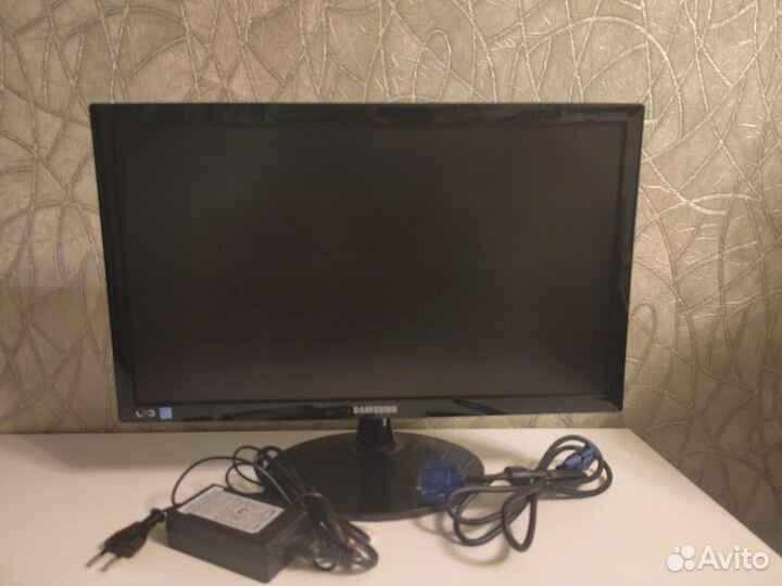 Монитор Samsung S20B300N