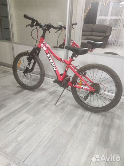 Продам велосипед красный