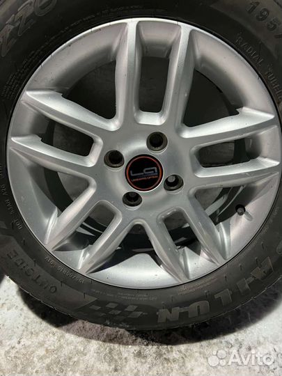 Продам комплект литых дисков R15