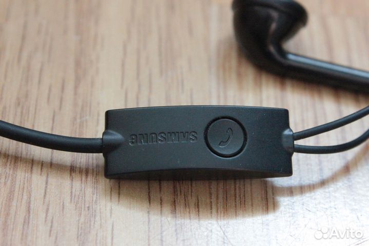 Проводные Наушники Samsung для сотового телефона