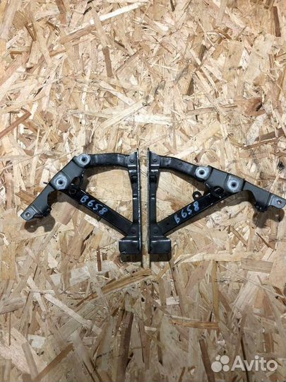 Петля капота Mercedes E W211