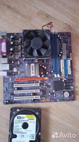 Материнская плата с процессором и памятью