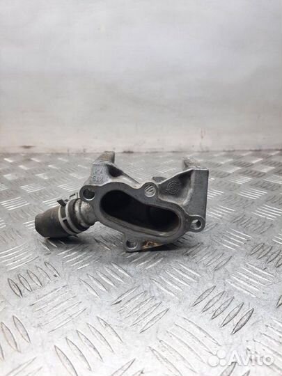 Фланец (тройник) системы охлаждения Ford Focus