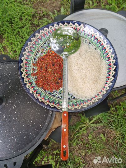 Казан чугунный, печь под казан, посуда, специи