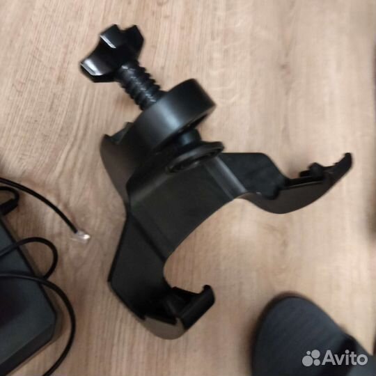 Игровой руль с педалями