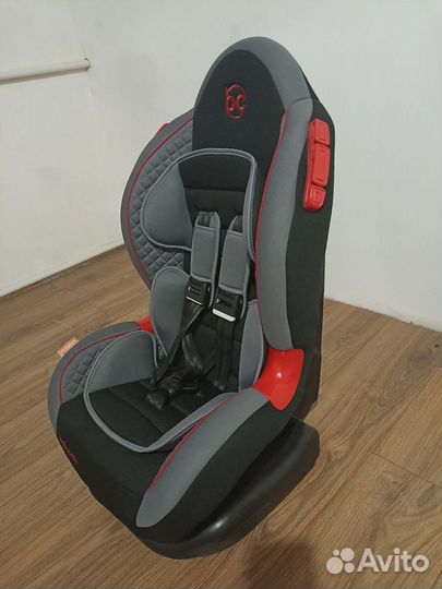 Автомобильное детское кресло