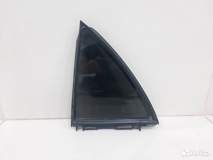 Стекло двери задней левой форточка Toyota Corolla