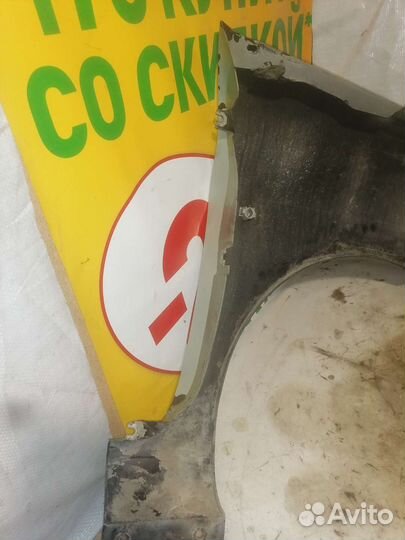 Крыло переднее левое Renault clio