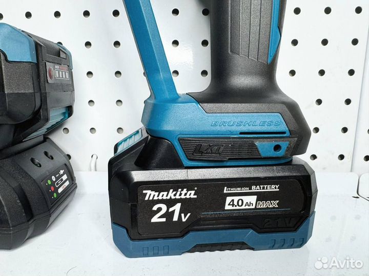 Сабельная пила Makita бесщеточная 21V c двумя АКБ