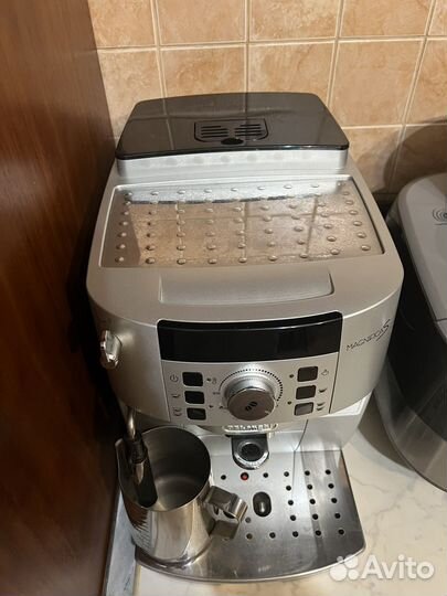 Кофемашина DeLonghi ecam 22.110 SB Magnifica S