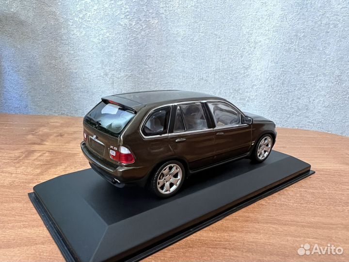 Модель BMW X5 E53 Minichamps 1:43