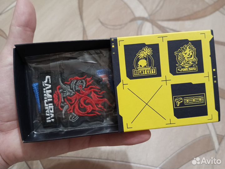 Коллекционные две нашивки cyberpunk 2077