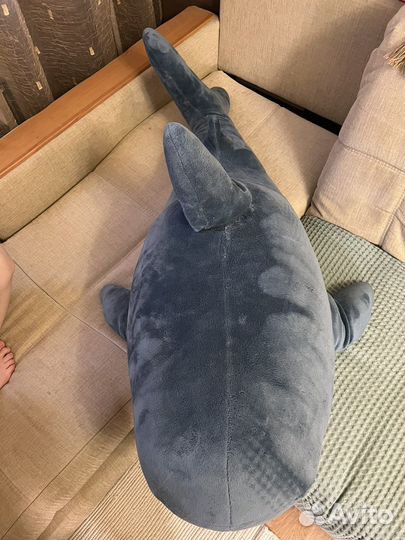 Большая мягкая игрушка акула