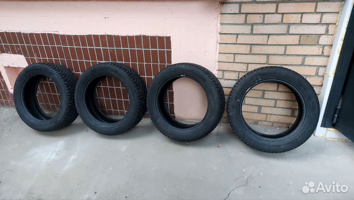 Nokian Tyres Hakkapeliitta 8 215/55 R17