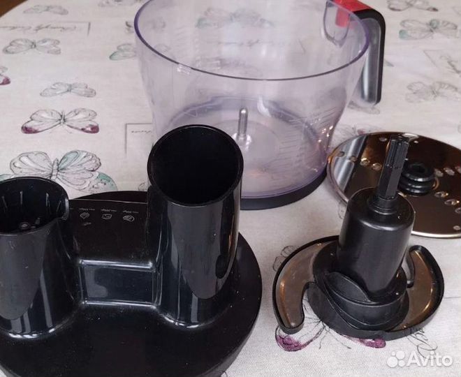 Часа сножом и теркой для блендера Phillips 1377