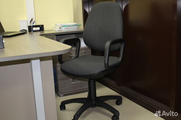 Офисное кресло nowystyl comfort GTP Темно серый