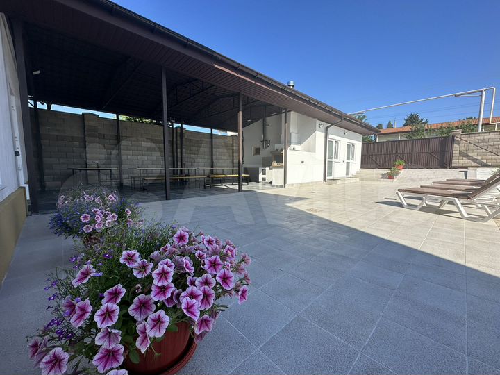 Дом 215 м² на участке 6 сот.