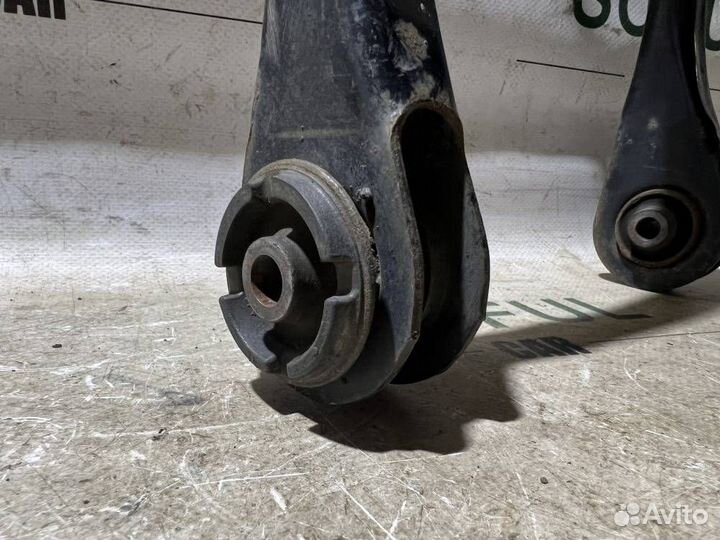 Рычаг верхний передний правый Lexus Gs 300